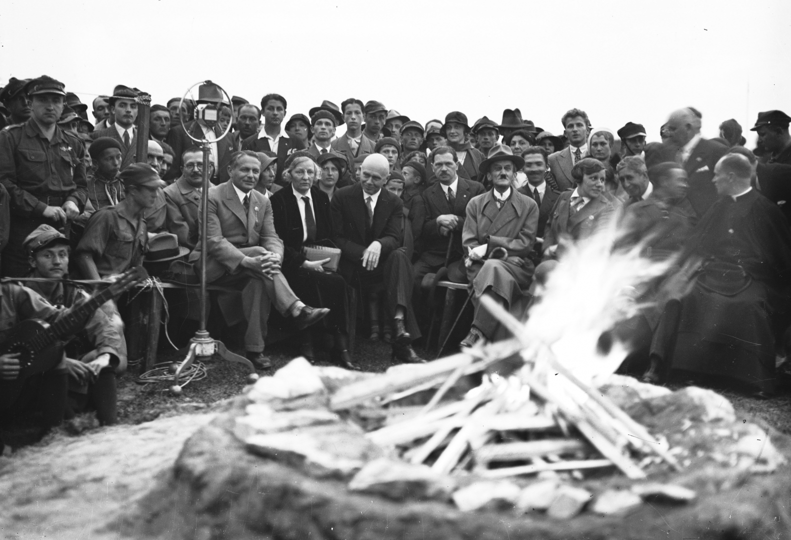 Uroczystości na Błoniach Krakowskich z okazji święta harcerzy Ziemi Krakowskiej w lipcu 1932 roku.